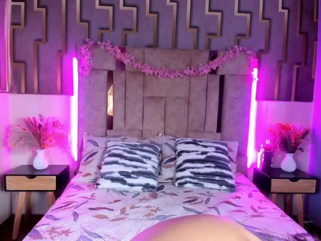 taylorlee's BongaCams show and profile