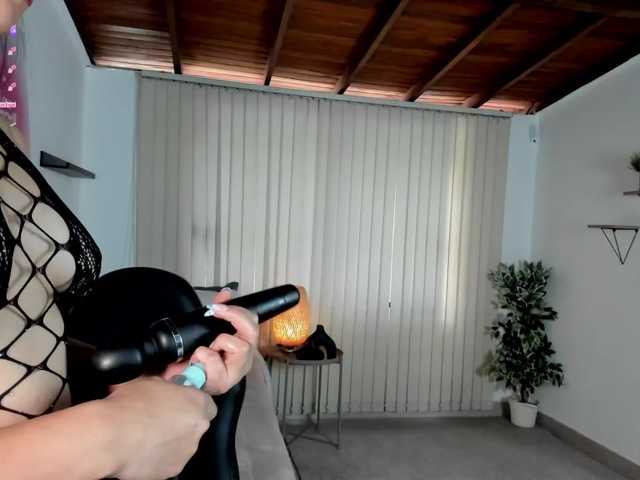 Min-Yuna's BongaCams show and profile