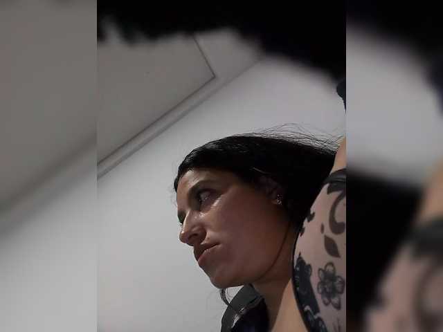 Min-Yuna's BongaCams show and profile