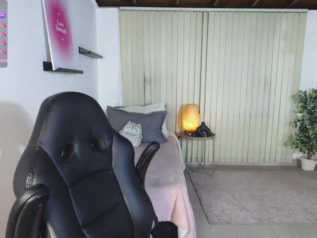 Min-Yuna's BongaCams show and profile