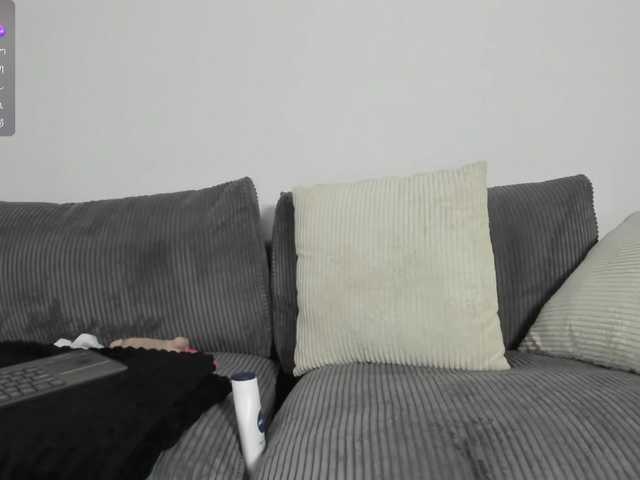 Min-Yuna's BongaCams show and profile