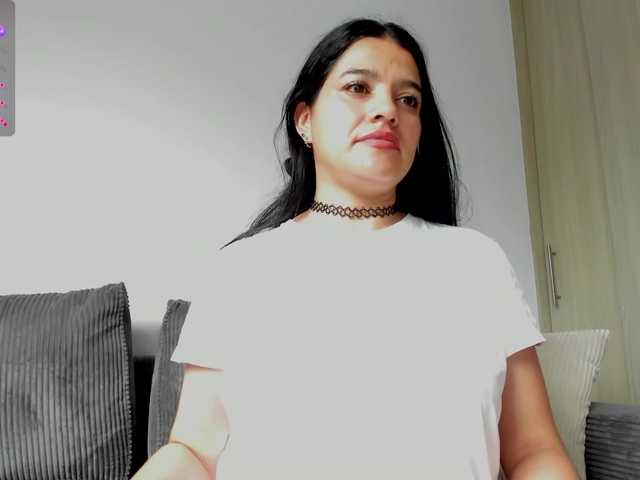 Min-Yuna's BongaCams show and profile