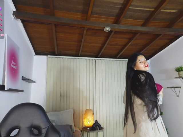 Min-Yuna's BongaCams show and profile