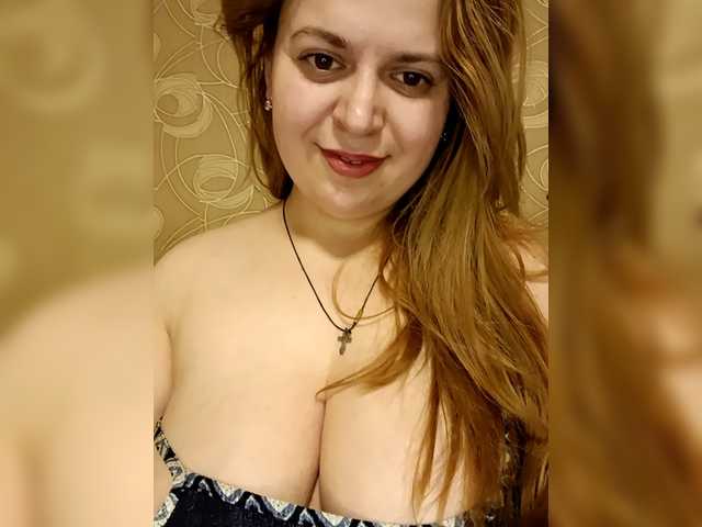 Malaya11's BongaCams show and profile