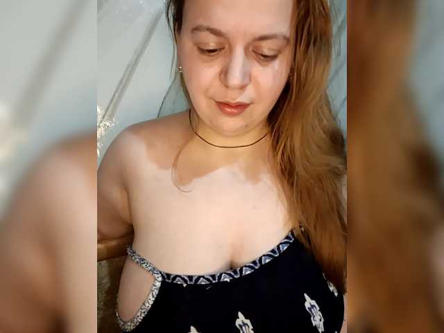 Malaya11's BongaCams show and profile