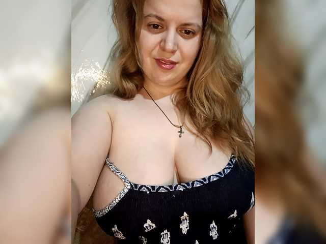 Malaya11's BongaCams show and profile