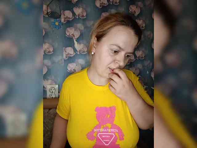 kiska-lenusya736392973 webcam