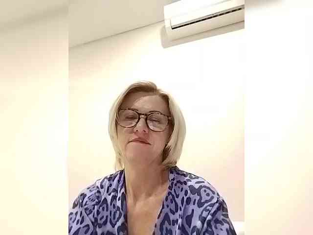 JULIA-LEDI Live Webcam on BongaCams