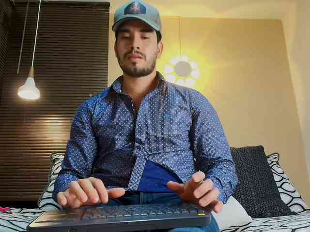TommyJohn Live Webcam on BongaCams