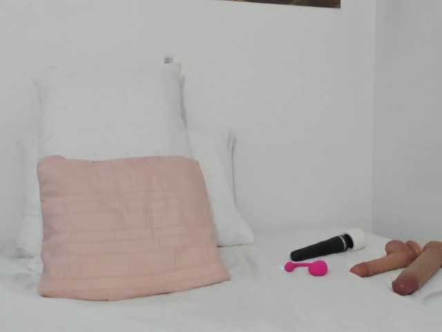 KaritooKiss's BongaCams show and profile