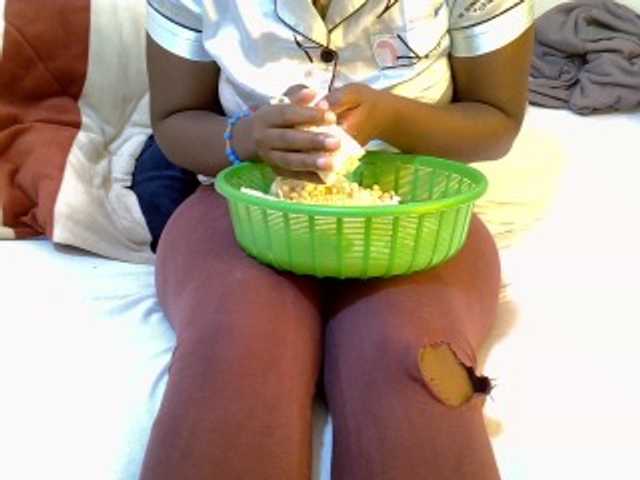 Winnie112's BongaCams show and profile