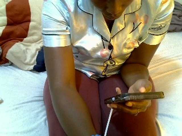 Winnie112's BongaCams show and profile