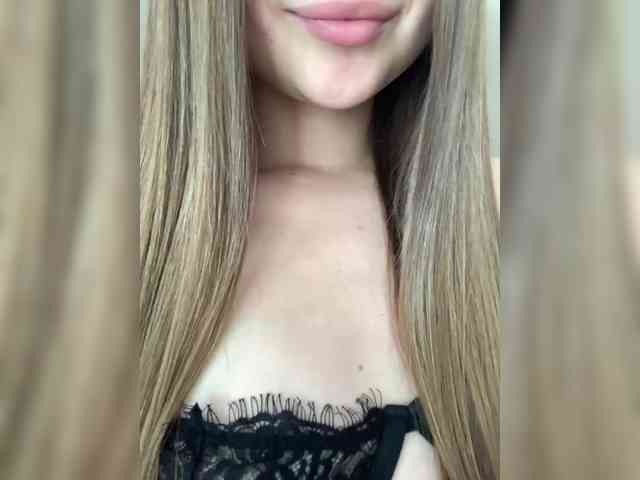 Loveeeee2020 webcam