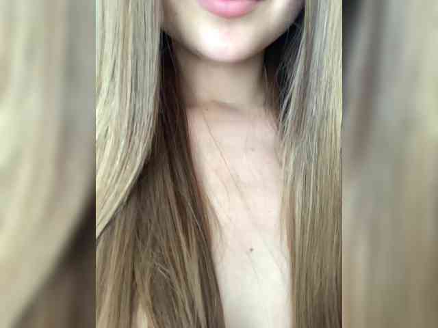 Loveeeee2020 webcam