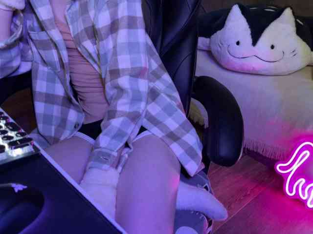 Alisa-Cheshirovna webcam