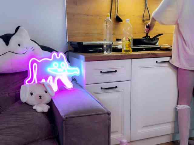 Alisa-Cheshirovna webcam
