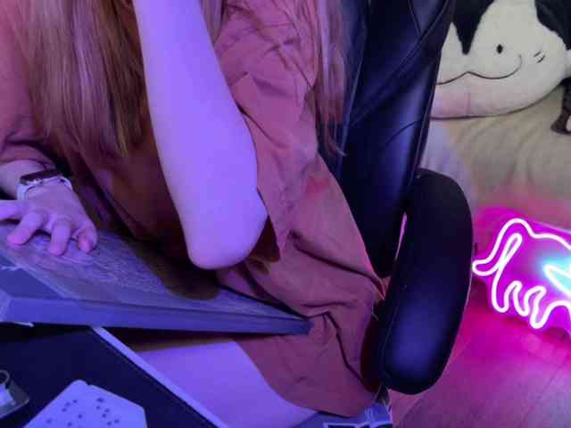 Alisa-Cheshirovna webcam