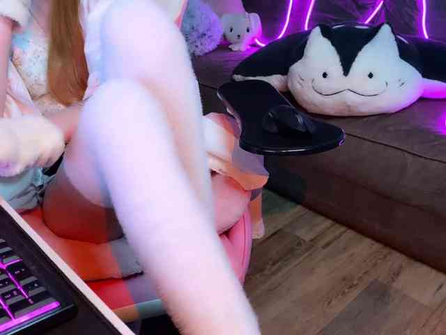 Alisa-Cheshirovna webcam