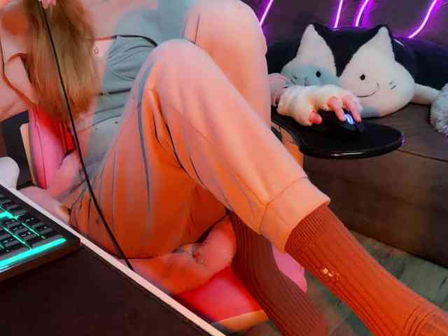 Alisa-Cheshirovna webcam