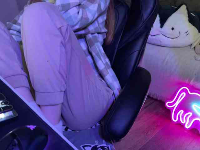 Alisa-Cheshirovna webcam
