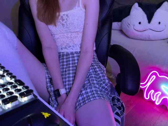Alisa-Cheshirovna webcam