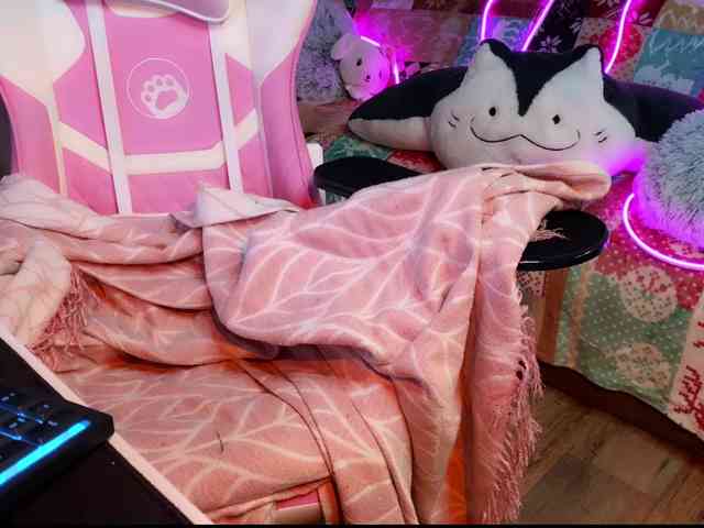 Alisa-Cheshirovna webcam