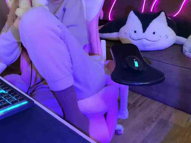 Alisa-Cheshirovna webcam