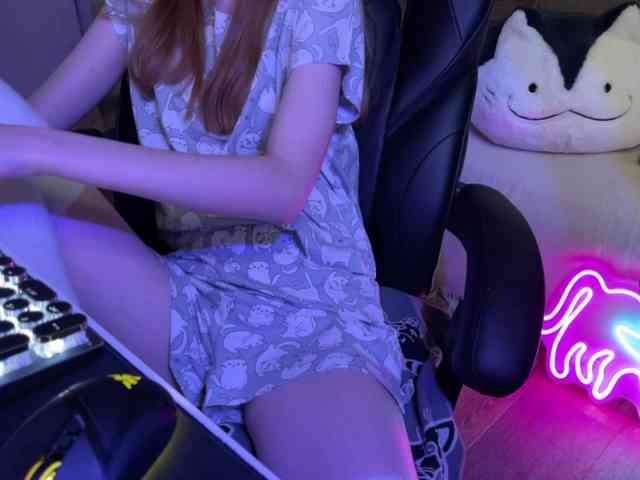 Alisa-Cheshirovna webcam