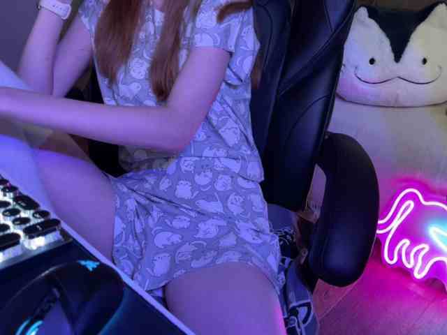 Alisa-Cheshirovna webcam