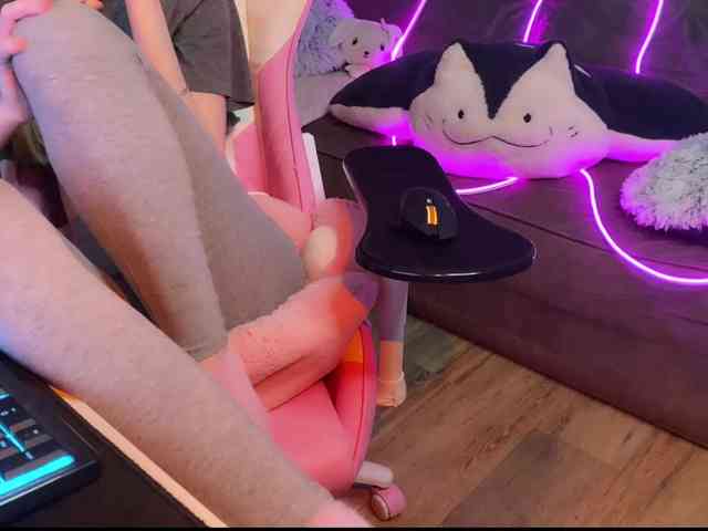 Alisa-Cheshirovna webcam