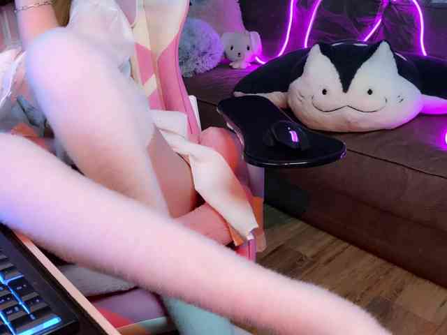 Alisa-Cheshirovna webcam