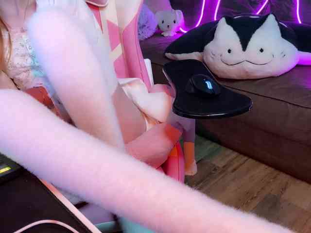 Alisa-Cheshirovna webcam