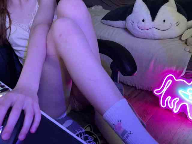 Alisa-Cheshirovna webcam