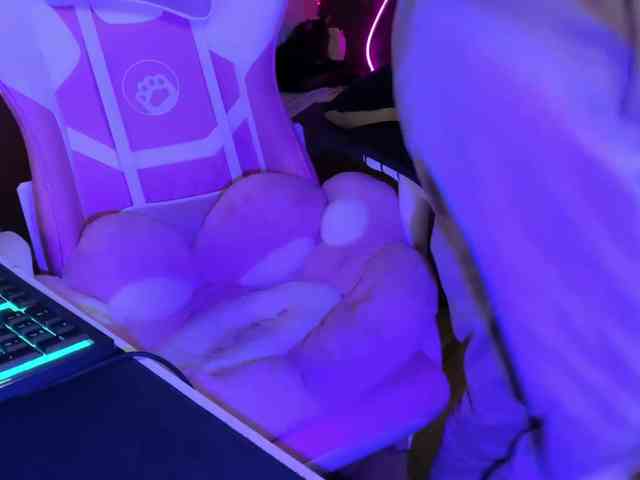 Alisa-Cheshirovna webcam