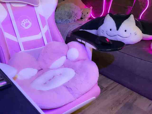 Alisa-Cheshirovna webcam