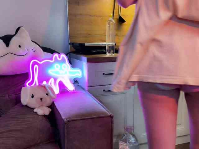 Alisa-Cheshirovna webcam
