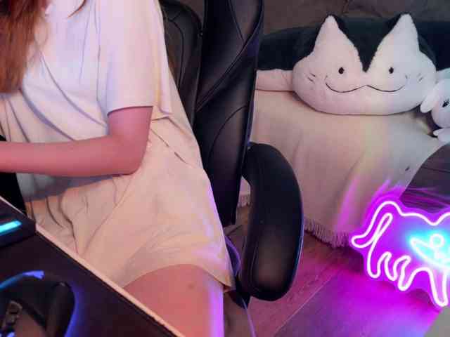 Alisa-Cheshirovna webcam