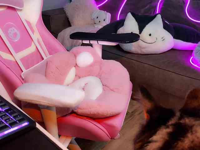 Alisa-Cheshirovna webcam