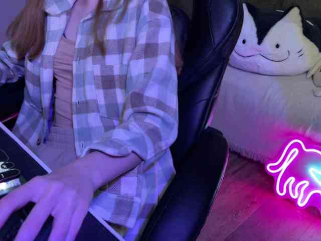 Alisa-Cheshirovna webcam