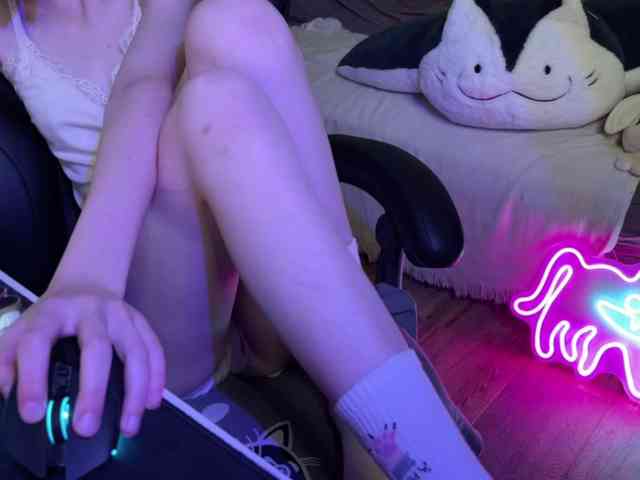 Alisa-Cheshirovna webcam