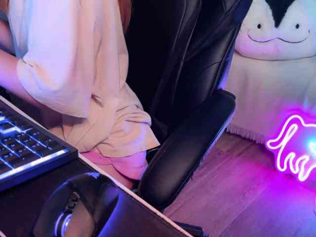 Alisa-Cheshirovna webcam