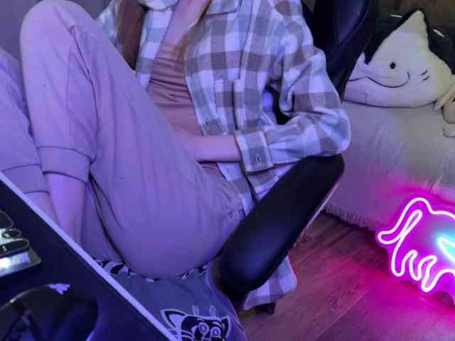 Alisa-Cheshirovna webcam