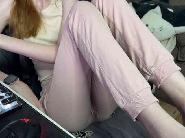 Alisa-Cheshirovn... Live Webcam on BongaCams