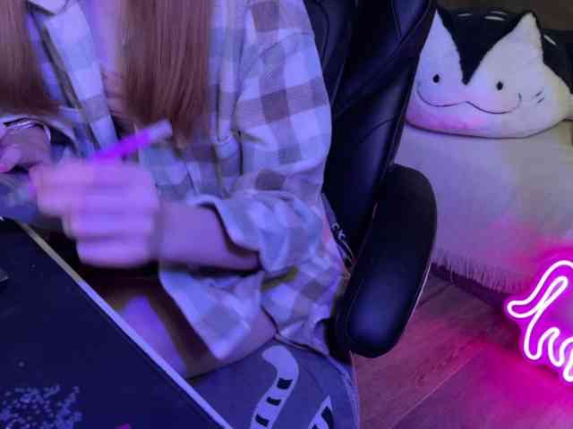 Alisa-Cheshirovna webcam