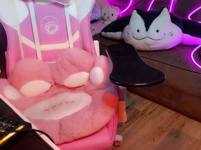 Alisa-Cheshirovna webcam