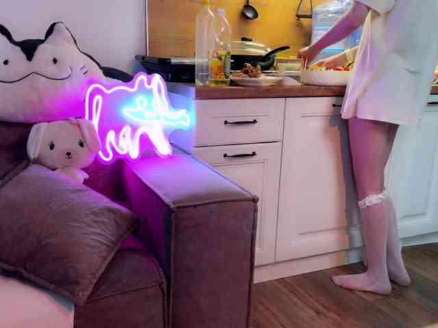 Alisa-Cheshirovna webcam