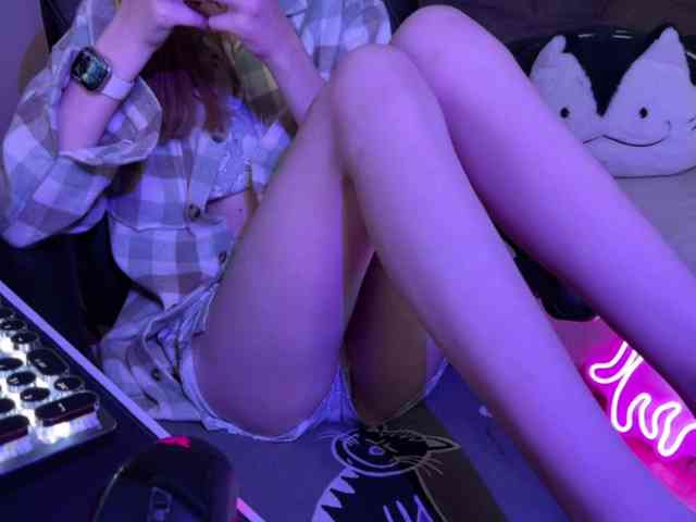 Alisa-Cheshirovna webcam