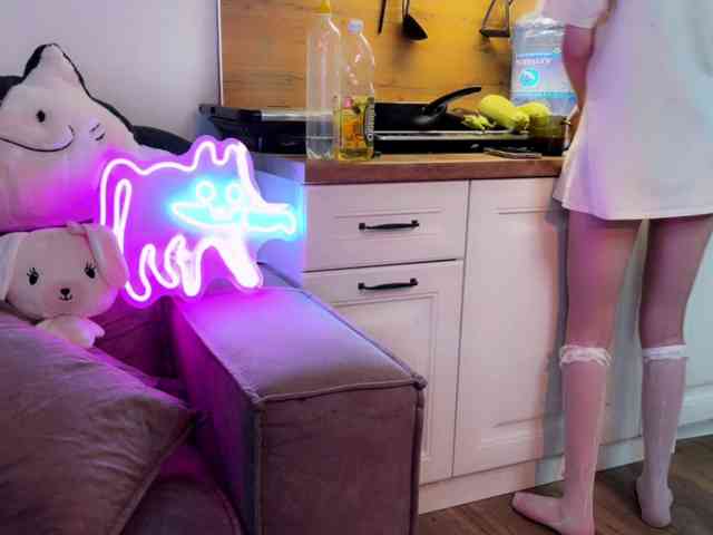 Alisa-Cheshirovna webcam