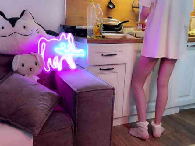 Alisa-Cheshirovna webcam