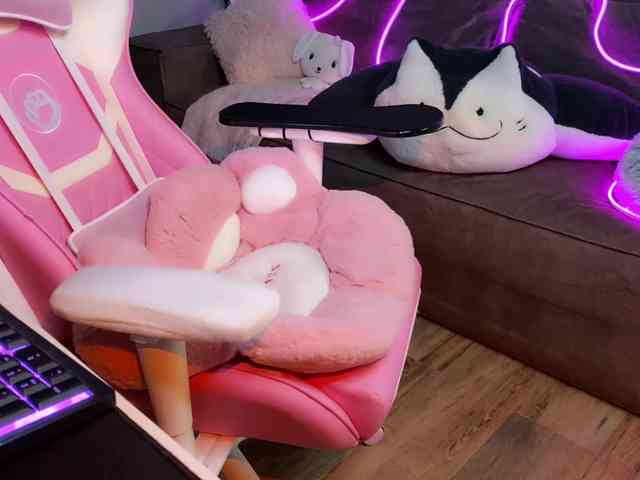 Alisa-Cheshirovna webcam